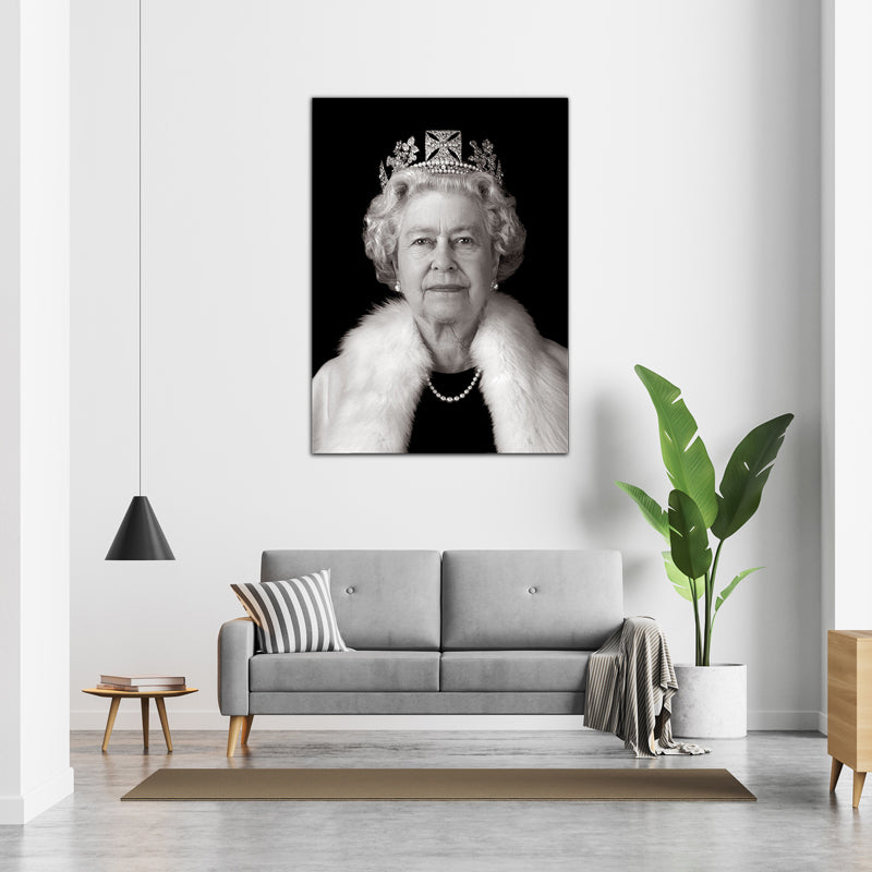 Her Majesty Queen Elizabeth II - Memorial Black